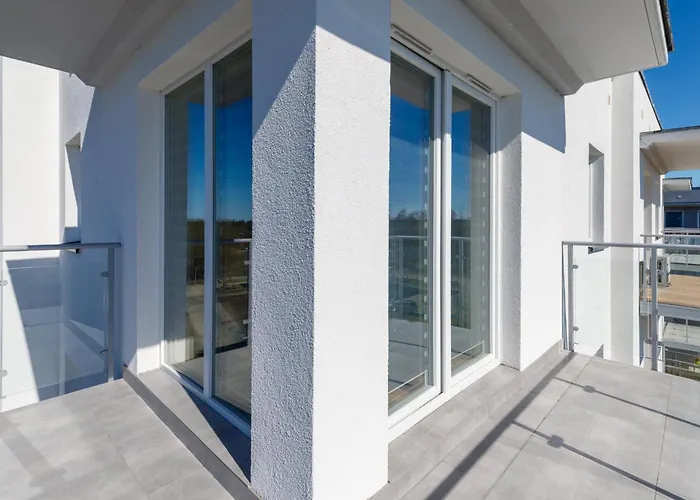 Coast Breeze Stylish By Renters *